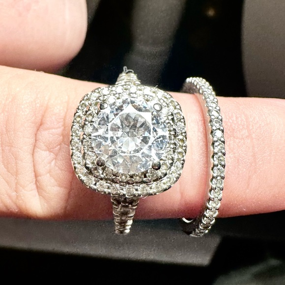 2.4 CT Center Diamond 14k White Gold Engagement Ring and Wedding Band Set - Picture 2 of 14